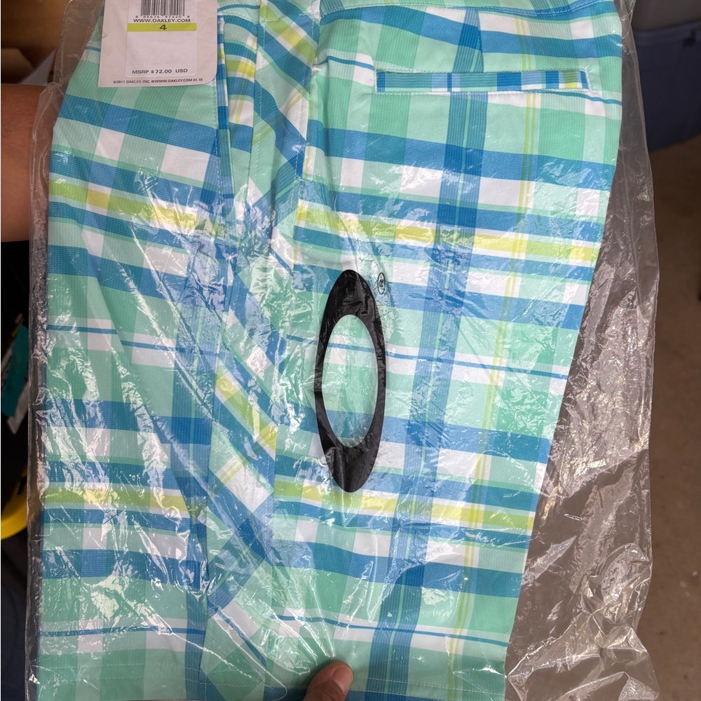 Oakley Blue and Green Plaid Women Shorts Cargos